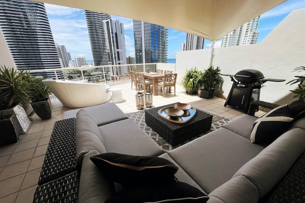 Private Sky Terrace Classic Penthouse 2 Car Parks Apartment *